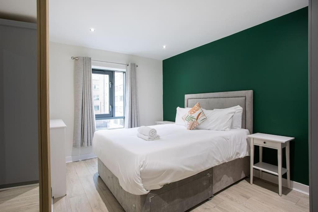 Luxury, Sleeps 6, Centre Belfast