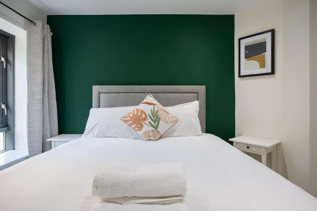 Luxury, Sleeps 6, Centre Belfast