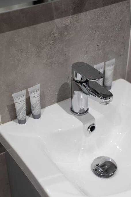 Luxury, Sleeps 6, Centre *
